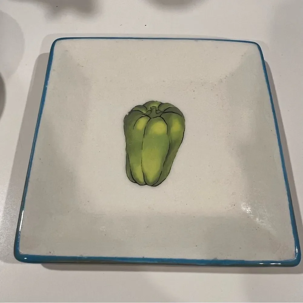 Williams-Sonoma Appetizer Tapas plate with a pea design one bell pepper Italy